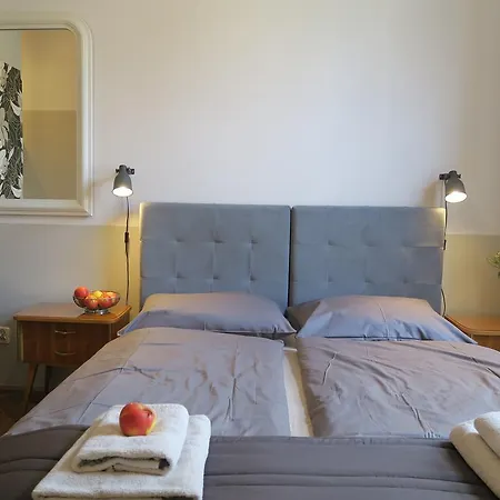 Goscinne Poselska 20 *