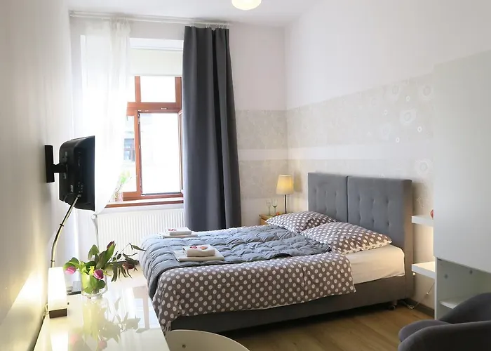 波塞斯卡街20号家庭酒店 *